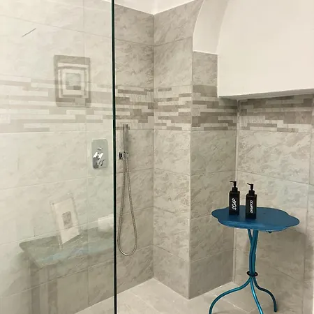 Monti & Gallery In Rome