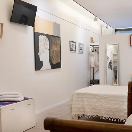 Monti & Gallery In Apartment *